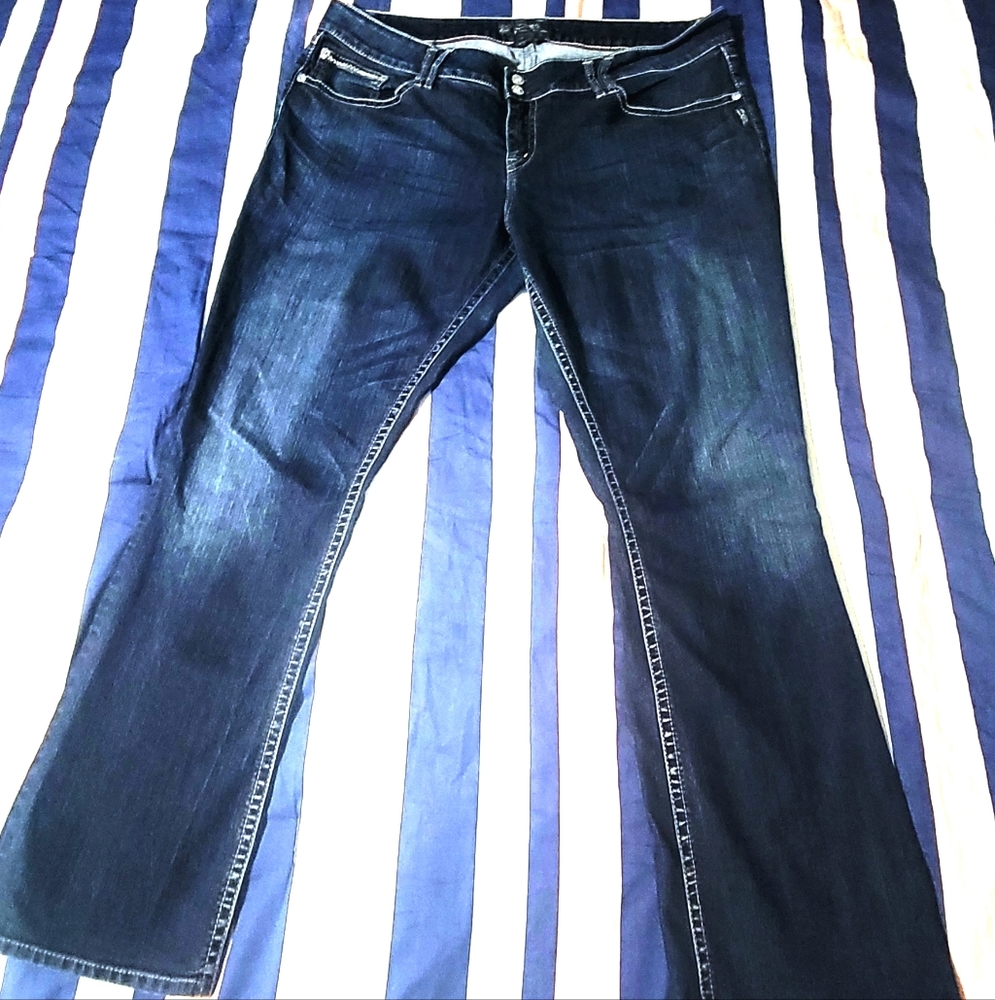 Silver Jeans Dawson Bootcut sz. 20x32 length. Flapover Pockets Stretch